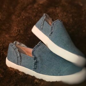 Kate Spade New York Lilly Ruffle Slip-On Sneaker